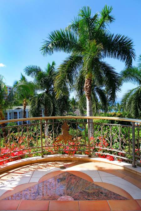 Фотообои Балкон с видом на пальмы | арт.11184
